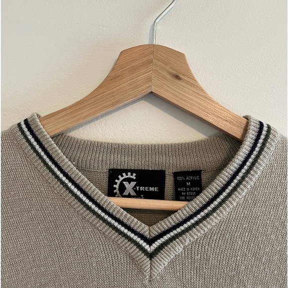 SOLD ON DEPOP- Oversized beige sweater vest with simple stripe - Picture 3 of 3